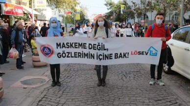 Maskeme değil gözlerime bak