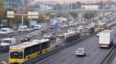 Metrobüs yoğunluğu dikkat çekti