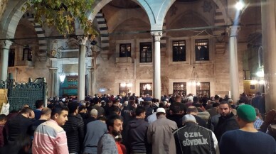 Mevlit Kandili’nde Eyüp Sultan Camii doldu taştı