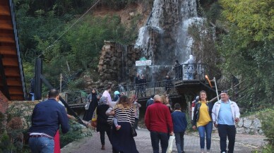 (Özel) Doğal güzellikleri ile bilinen Maşukiye, sonbaharda tatilcilerin ilgi odağı oldu