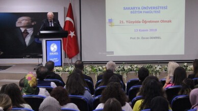 SAÜ’de, ‘21. Yüzyılda Öğretmen Olmak’ konulu konferans düzenlendi