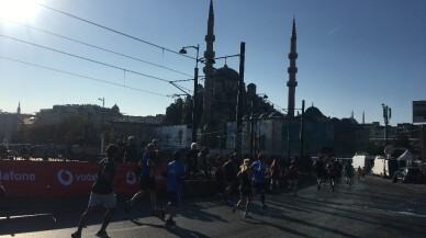 Vodafone 41. İstanbul Maratonu’na katılan sporcular, tarihi yarımadadan geçti