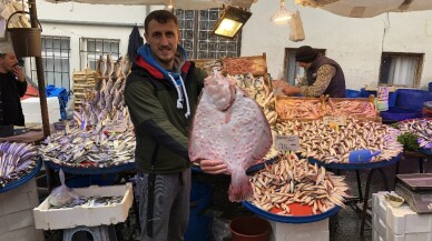 2 kilo 800 gram kalkan balığı 450 liraya alıcı buldu