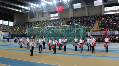 60. Yıl Atletizm Şampiyonası’nda miniklerden kıyasıya mücadele