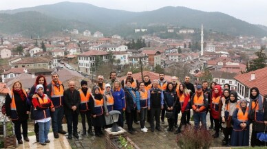 AFAD ekip ve Gönüllüleri Taraklı’da ki yapıları inceledi