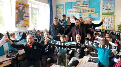 Burhaniye’de Beşiktaşlılar öğrencileri sevindirdi