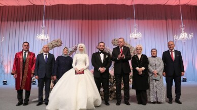 Cumhurbaşkanı Erdoğan, Bakan Turhan’ın oğlunun nikah şahidi oldu