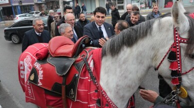 Demokrat Parti Genel Başkanı kıratla karşılandı