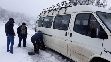 Dursunbey’in yüksek kesimleri beyaza büründü