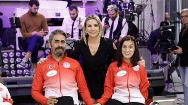 Esra Erol’a engellilere yardımlarından dolayı plaket