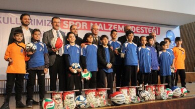 Eyüp Sultan Belediyesi’nden okullara spor malzemesi desteği