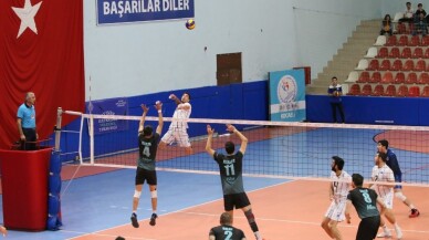 Kağıtspor Voleybol Erkek Takımı’ndan önemli galibiyet