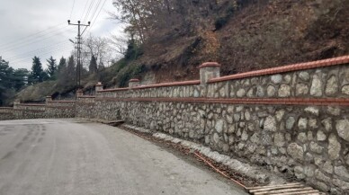 Kartepe ve Karamürsel’de mezarlıkların görünümü değişiyor