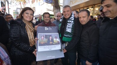 Kocaelispor’un efsane golcüsüne başkandan anlamlı hediye