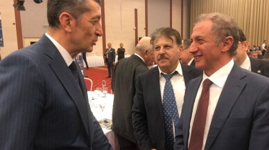 “Milli Eğitim Bakanı Ziya Selçuk ‘Yılın Devlet Adamı’ seçildi”