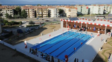 Mudanya Belediyesi, Büyükşehir’in yüzme havuzunu kapattırdı