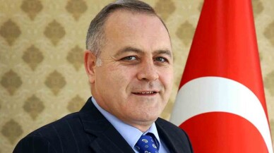 Dr. Mustafa Ayhan Kimdir?