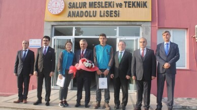 Okulda hayvan sağlığı kliniği Vali Yazıcı tarafından açıldı