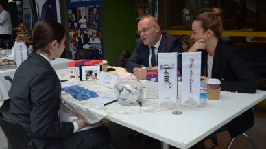 Otel ve yiyecek içecek endüstrisinin öncü işletmeleri Özyeğin Üniversitesi’nde öğrencilerle buluştu