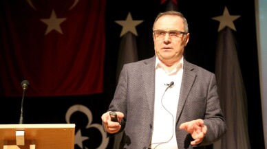 Prof. Dr. Adnan Ömerustaoğlu: “Daha kaliteli düşünmek için yeterli kelime bilgisine sahip olmalıyız”