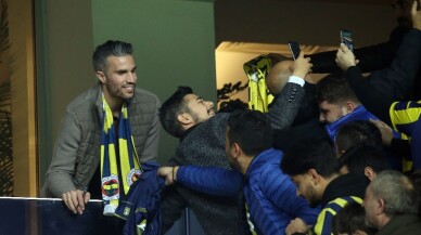 Robin van Persie derbide