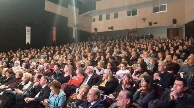 Sanat güneşi şarkılarıyla Maltepe’de anıldı