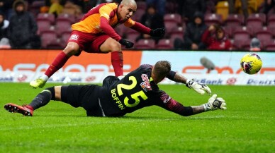 Süper Lig: Galatasaray: 3 - Antalyaspor: 0 (İlk yarı)