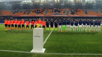 Süper Lig: Medipol Başakşehir: 4 - Kasımpaşa: 0 (İlk yarı)