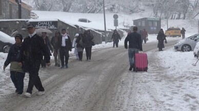 Uludağ’da kar yağışı başladı, otellerde yer bulmak neredeyse imkansız