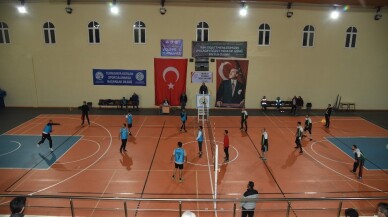 Voleybol Turnuvasında Şampiyon Dursunbey MTAL  Oldu