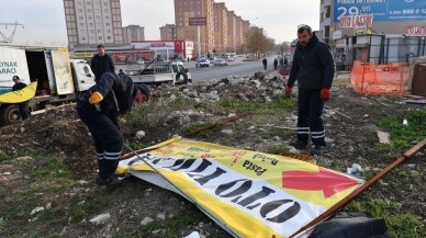 Zabıtadan tabela temizliği operasyonu