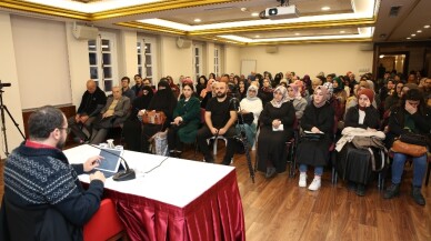 “Zihinler sloganlara teslim olmuş”