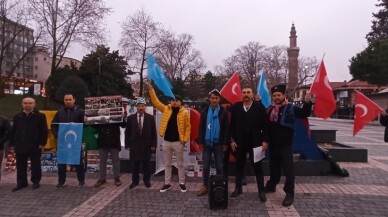 Bursa’da Çin’in Doğu Türkistan politikaları protesto edildi