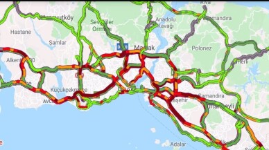 İstanbul’da yağışlı hava trafiği felç etti