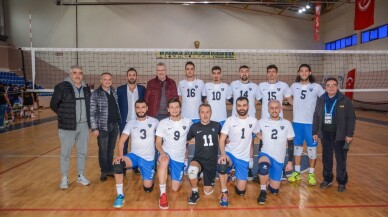 Karacabey Belediyespor Erkek Voleybol Takımı şampiyonluk yolunda iddialı