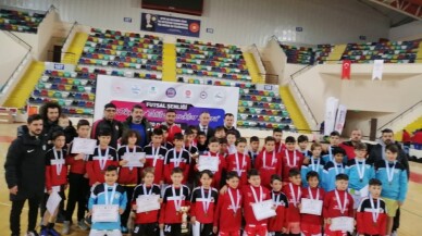 Karesi’de futsal şenliği