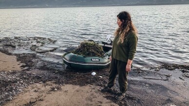 Sapanca Gölü’ne atılan ağlar ördek ve balıkları telef etti