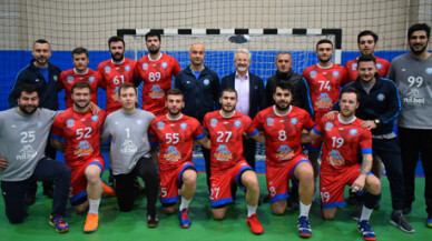 Nilüferli hentbolcuların galibiyet sevinci