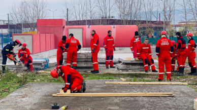 Kocaeli İtfaiye personeline hizmet içi eğitim