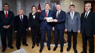 “Kocaeli, yerel yönetimlerde Türkiye’ye öncülük yapmış bir kenttir”