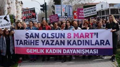 Gemlik’te kadınlar 8 Mart için bir araya geldi.