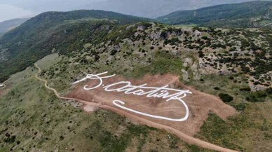 Atatürk’ün dev imzası Gemlik’in zirvesinde