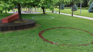 Parklarda sosyal mesafe korunacak