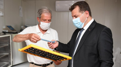 Balıkesir'de arıcılara 11 bin 500 propolis tuzağı desteği verildi