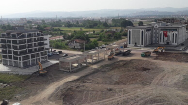 Kartepe Kent Meydanı kafeteryalarının çelik montajına başlandı