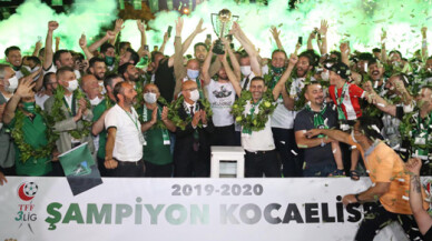 Yer siyah gök yeşil şampiyon Kocaelispor