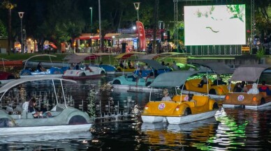 Su üstünde sinema keyfi