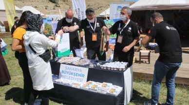 Ahlat'ta Sakarya'nın yöresel lezzetleri tanıtılıyor