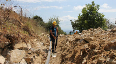 Söğütlü'ye bin 200 metrelik yeni içmesuyu hattı yapılıyor