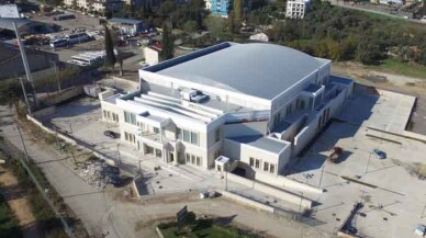Darıca spor salonu özgün mimarisi ile parıldıyor